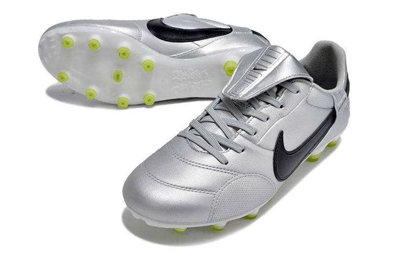 CHUTEIRA NIKE PREMIER III ELITE CAMPO - PRATA