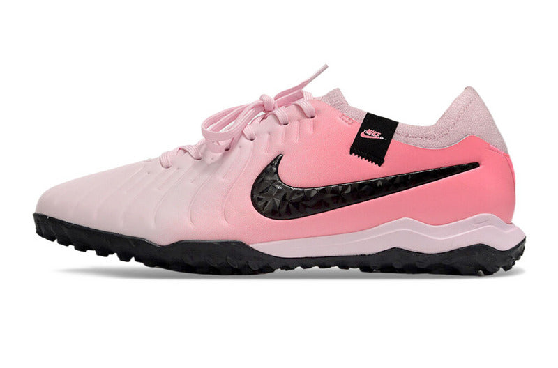 CHUTEIRA NIKE TIEMPO LEGEND 10 SOCIETY "MAD BRILLIANCE" - ROSA E PRETA