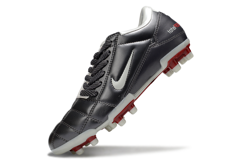 CHUTEIRA NIKE TOTAL 90 III CAMPO  - CINZA E BRANCA