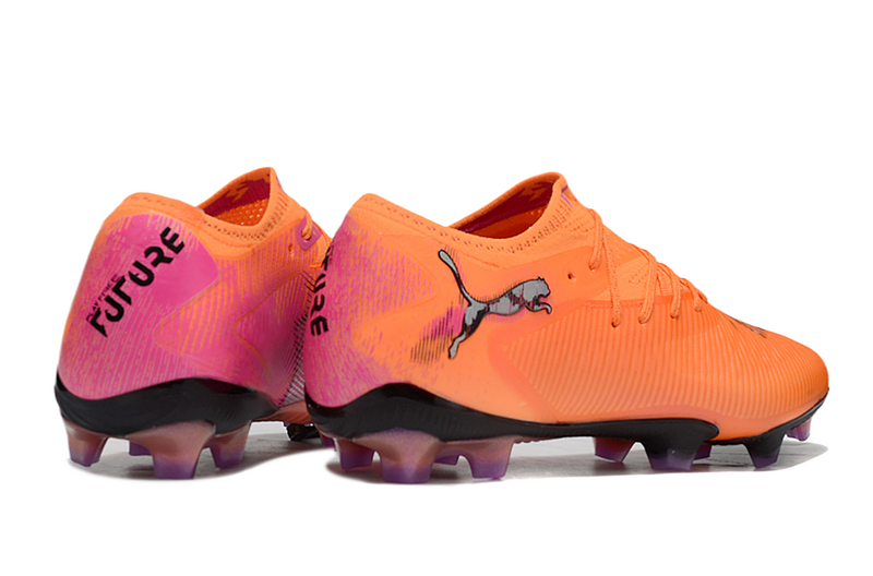 CHUTEIRA PUMA FUTURE 8 ULTIMATE LOW CAMPO - LARANJA E ROSA
