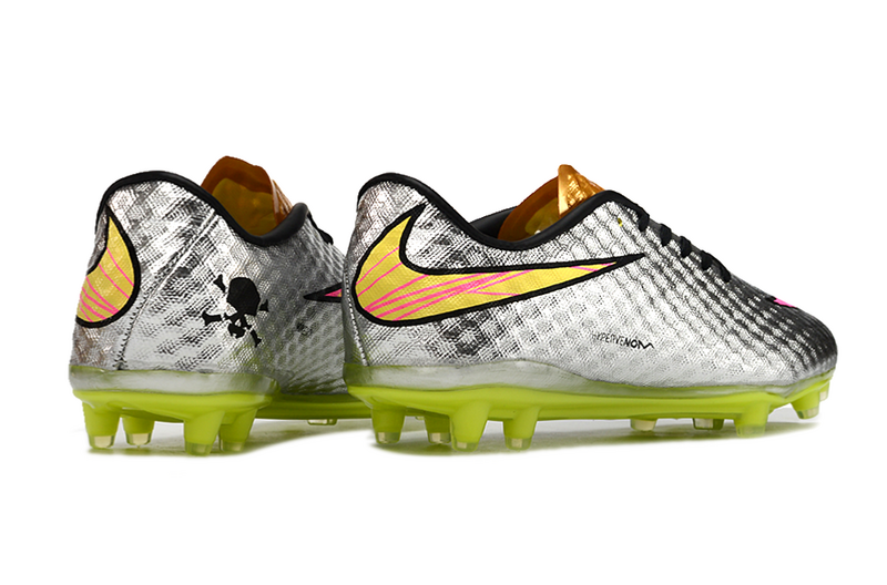 CHUTEIRA NIKE HYPERVENOM ELITE CAMPO - PRATA