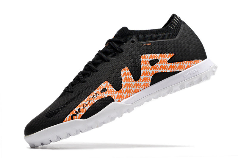 CHUTEIRA NIKE MERCURIAL AIR ZOOM VAPOR 15 ELITE SOCIETY - PRETA E LARANJA