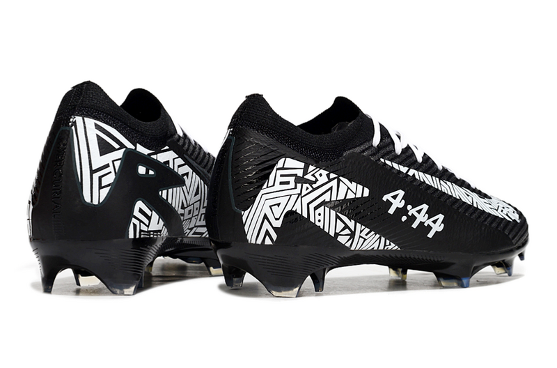 CHUTEIRA NIKE AIR ZOOM MERCURIAL VAPOR 16 ELITE CAMPO - PRETA E BRANCA