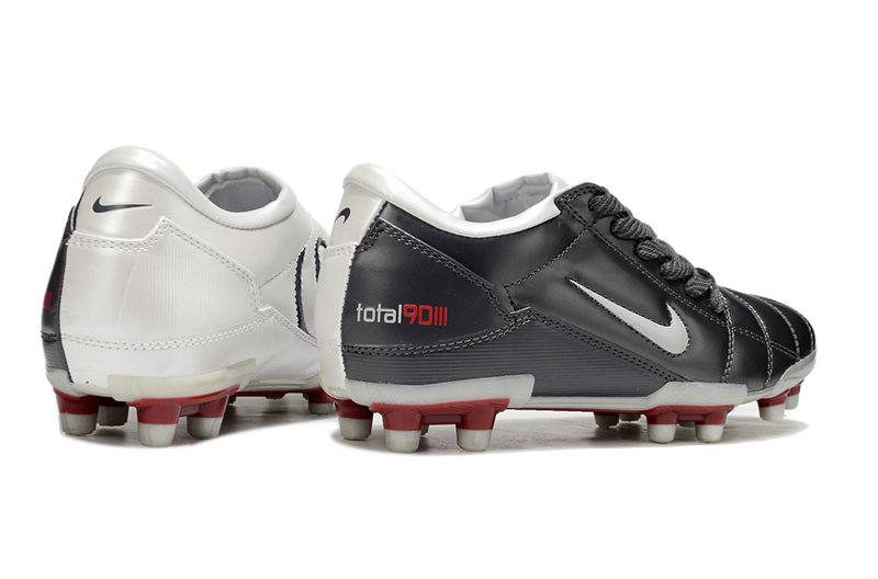 CHUTEIRA NIKE TOTAL 90 III CAMPO  - CINZA E BRANCA