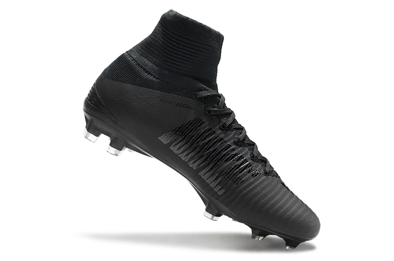CHUTEIRA NIKE MERCURIAL SUPERFLY 5 ELITE CAMPO - PRETA