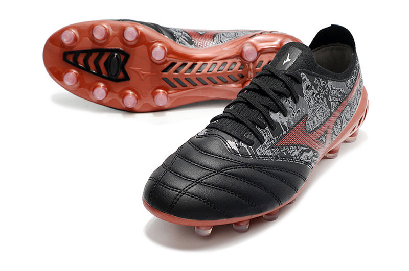 CHUTEIRA MIZUNO MORELIA NEO III JAPAN CAMPO - PRETA E VERMELHA