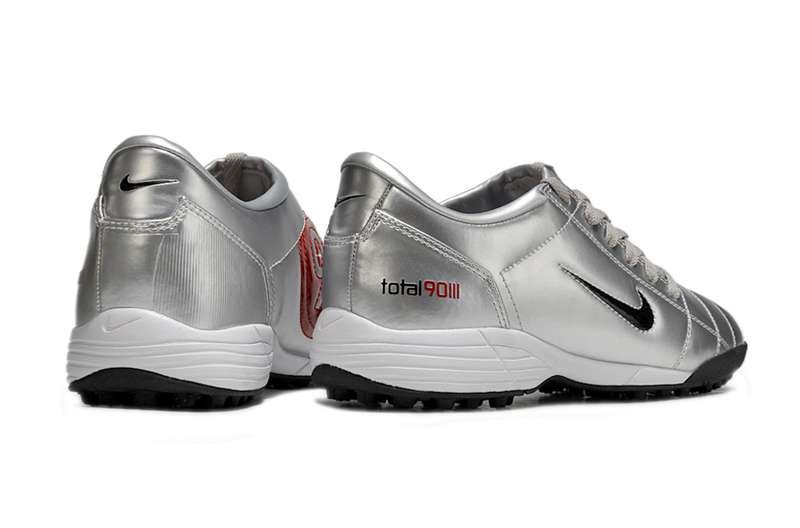CHUTEIRA NIKE TOTAL 90 III SOCIETY - PRATA, PRETA E VERMELHA
