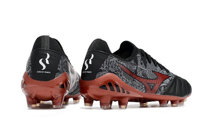 CHUTEIRA MIZUNO MORELIA NEO III JAPAN CAMPO - PRETA E VERMELHA