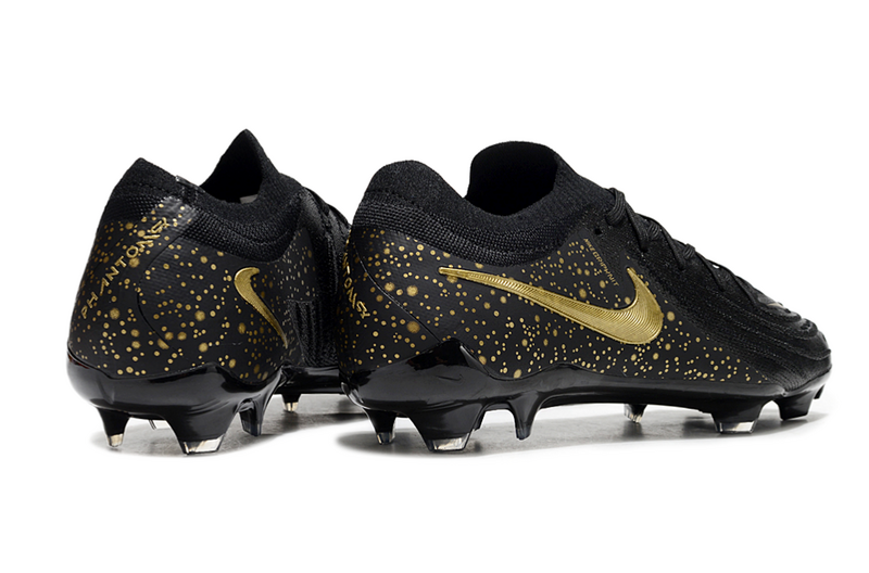 CHUTEIRA NIKE PHANTOM GX II ELITE CAMPO - PRETA E DOURADA