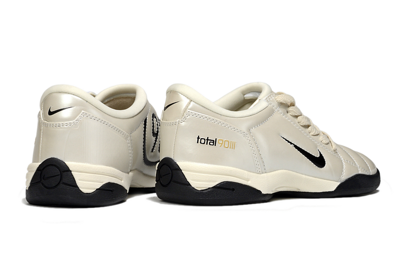 CHUTEIRA NIKE TOTAL 90 III FUTSAL - BEGE E PRETA