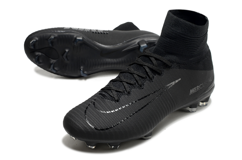 CHUTEIRA NIKE MERCURIAL SUPERFLY 5 ELITE CAMPO - PRETA