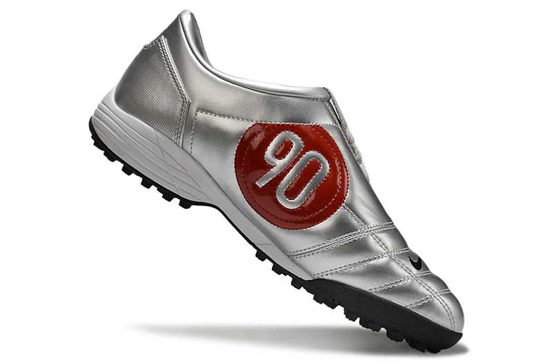 CHUTEIRA NIKE TOTAL 90 III SOCIETY - PRATA, PRETA E VERMELHA