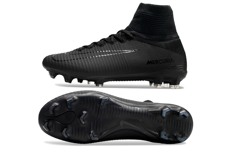 CHUTEIRA NIKE MERCURIAL SUPERFLY 5 ELITE CAMPO - PRETA