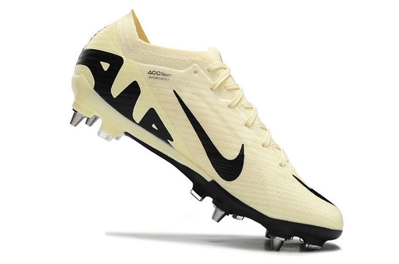 CHUTEIRA NIKE AIR ZOOM MERCURIAL VAPOR 15 ELITE TRAVA MISTA "MAD READY" - BEGE E PRETA