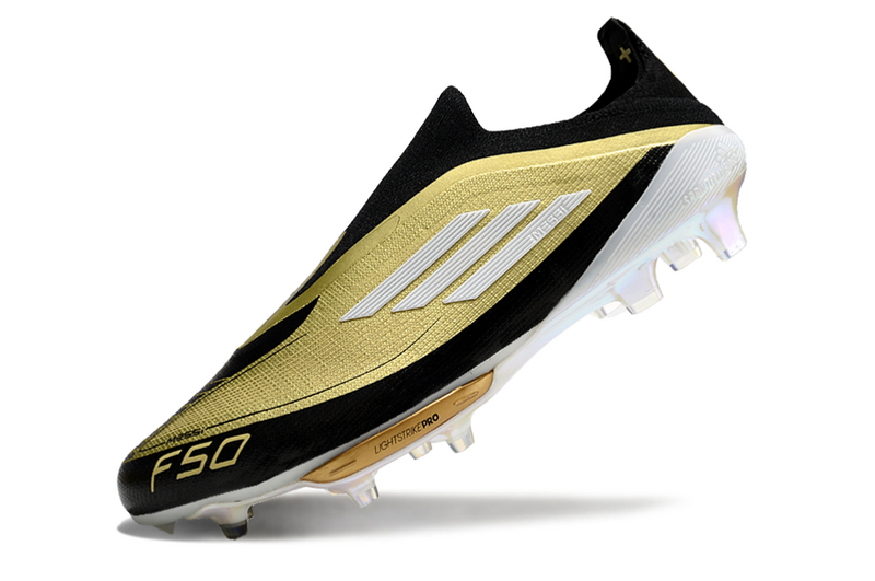 CHUTEIRA ADIDAS F50 LACELESS LIGHTSTRIKE PRO ELITE CAMPO "TRIUNFO DOURADO" – PRETA E DOURADA