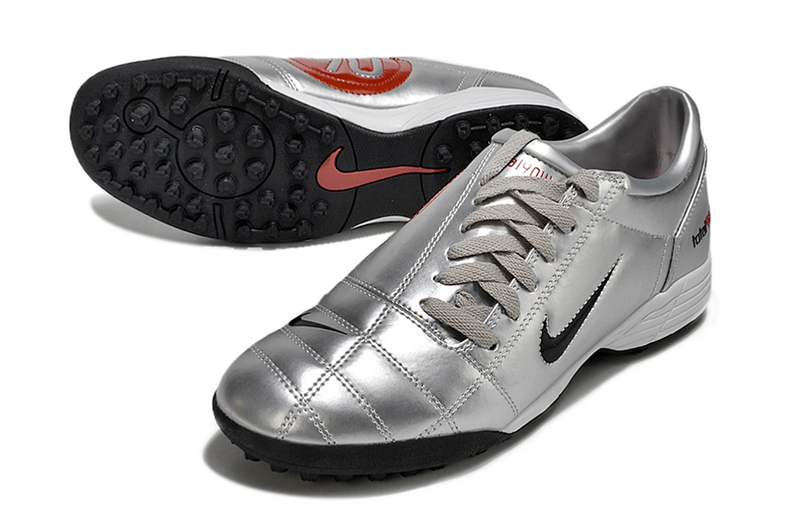 CHUTEIRA NIKE TOTAL 90 III SOCIETY - PRATA, PRETA E VERMELHA