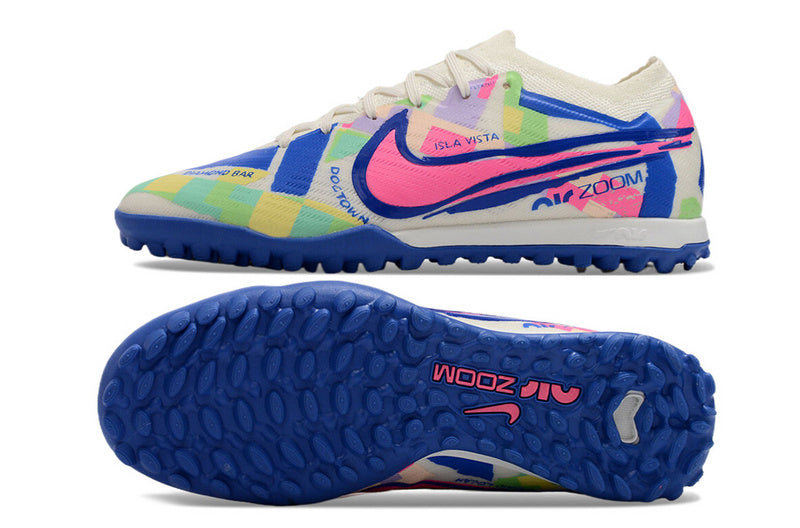 CHUTEIRA NIKE MERCURIAL AIR ZOOM VAPOR 15 ELITE SOCIETY "SOCAL" - BRANCA, AZUL E ROSA