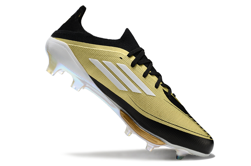 CHUTEIRA ADIDAS F50.1 LIGHTSTRIKE PRO ELITE CAMPO "TRIUNFO DOURADO" - PRETA E DOURADA
