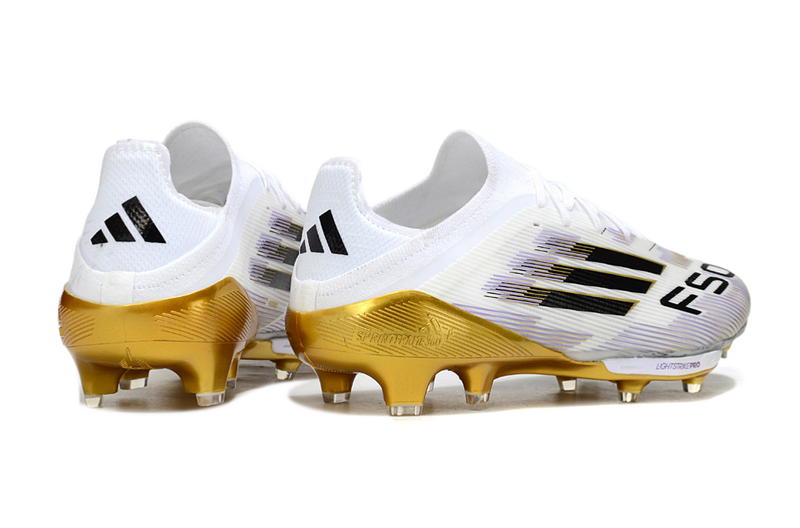 CHUTEIRA ADIDAS F50.1 LIGHTSTRIKE PRO ELITE CAMPO - BRANCA E DOURADA