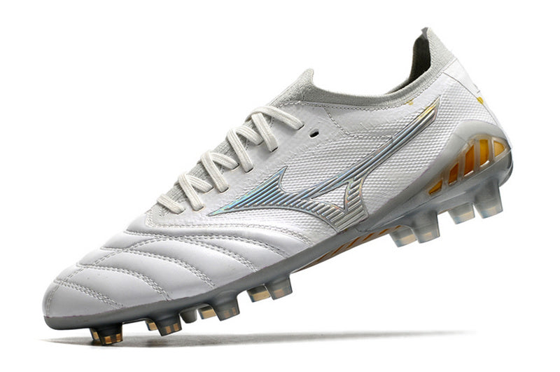 CHUTEIRA MIZUNO MORELIA NEO III JAPAN CAMPO - BRANCA E AMARELA
