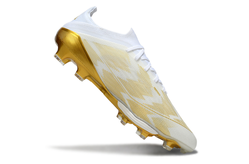 CHUTEIRA ADIDAS F50.1 LIGHTSTRIKE PRO ELITE CAMPO - BRANCA E DOURADA