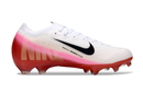 CHUTEIRA NIKE AIR ZOOM MERCURIAL VAPOR 16 ELITE CAMPO "FEAR NOTHING" - BRANCA E ROSA
