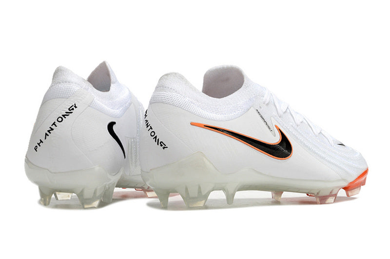 CHUTEIRA NIKE PHANTOM GX II ELITE CAMPO - BRANCA E LARANJA