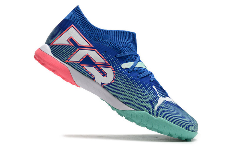 CHUTEIRA PUMA FUTURE 7 ULTIMATE SOCIETY - AZUL E ROSA