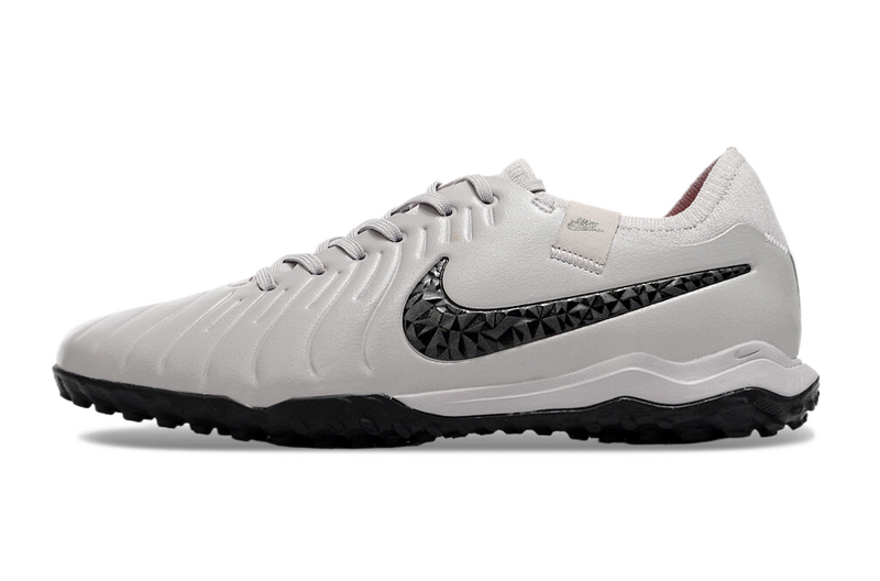 CHUTEIRA NIKE TIEMPO LEGEND 10 SOCIETY "RESING GEM" - CINZA E PRETA