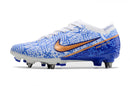 CHUTEIRA NIKE AIR ZOOM MERCURIAL VAPOR 15 ELITE TRAVA MISTA "CR7" - BRANCA E AZUL