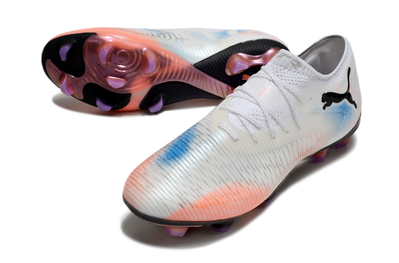 CHUTEIRA PUMA FUTURE 8 ULTIMATE LOW CAMPO - BRANCA E LARANJA