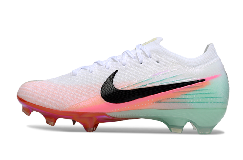 CHUTEIRA NIKE AIR ZOOM MERCURIAL VAPOR 16 ELITE CAMPO "SAM KERR" - BRANCA E COLORIDA