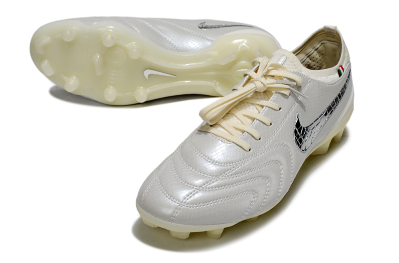 CHUTEIRA NIKE TIEMPO LEGEND 10 ELITE CAMPO "LUXE" - BRANCA