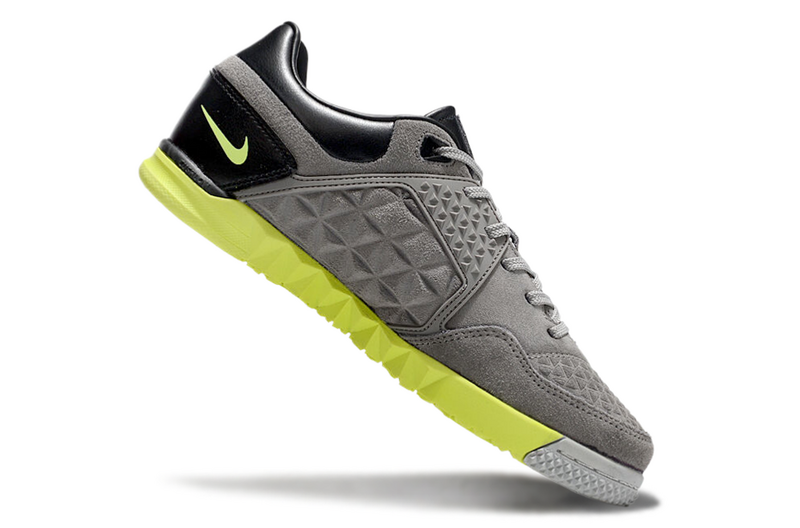 CHUTEIRA NIKE GATO FUTSAL - CINZA E PRETA