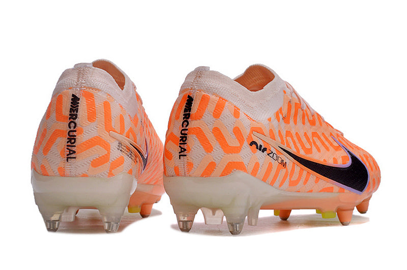 CHUTEIRA NIKE AIR ZOOM MERCURIAL VAPOR 15 ELITE TRAVA MISTA FIXA "UNITED" - LARANJA E PRETA