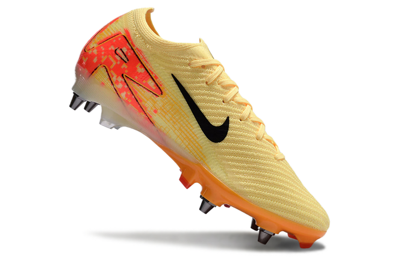 CHUTEIRA NIKE AIR ZOOM MERCURIAL VAPOR 16 ELITE TRAVA MISTA "MBAPPÉ" - AMARELA E LARANJA