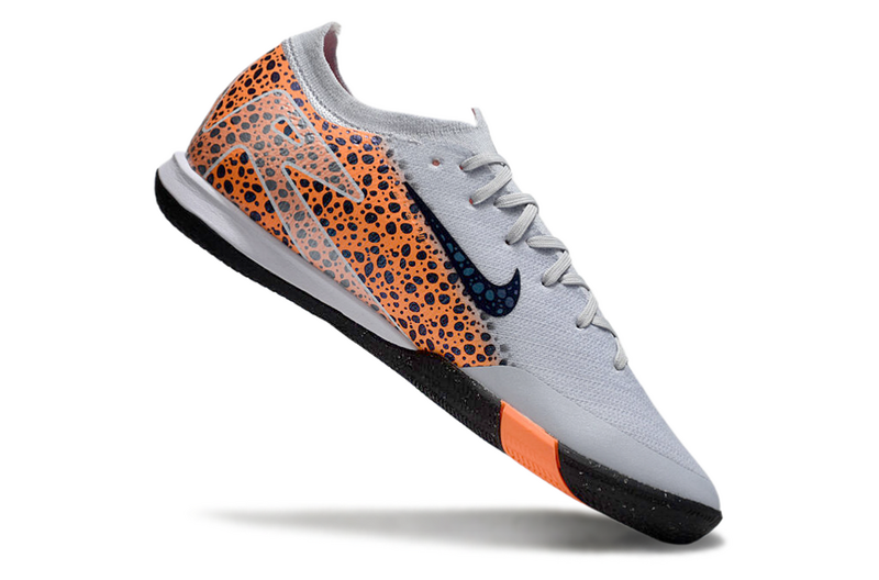 CHUTEIRA NIKE AIR ZOOM MERCURIAL VAPOR 16 ELITE FUTSAL "ELECTRIC" - BRANCA E LARANJA