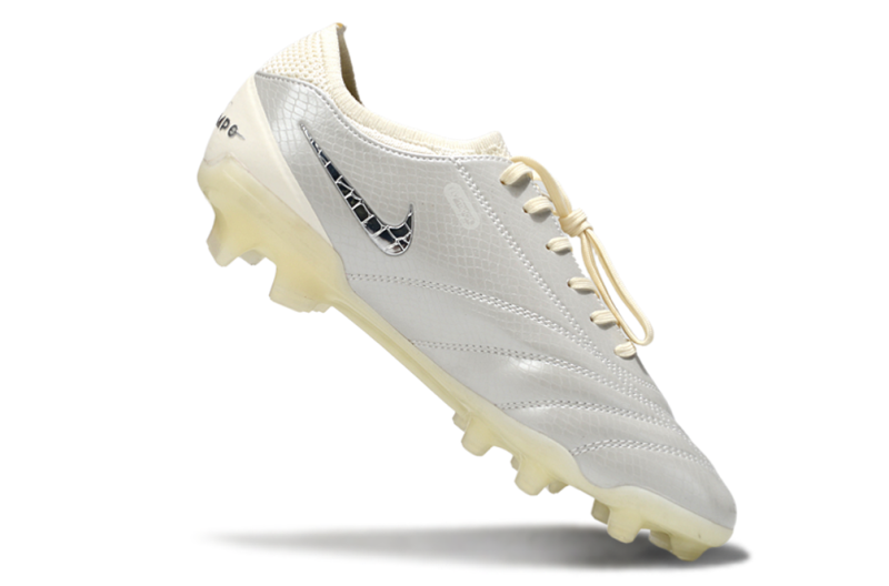 CHUTEIRA NIKE TIEMPO LEGEND 10 ELITE CAMPO "LUXE" - BRANCA