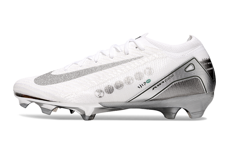 CHUTEIRA NIKE AIR ZOOM MERCURIAL VAPOR 16 ELITE CAMPO "VINI JR" - BRANCA E CINZA