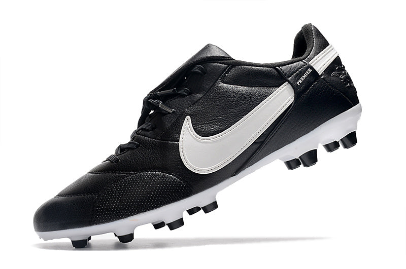 CHUTEIRA NIKE PREMIER III ELITE CAMPO - BRANCA E PRETA