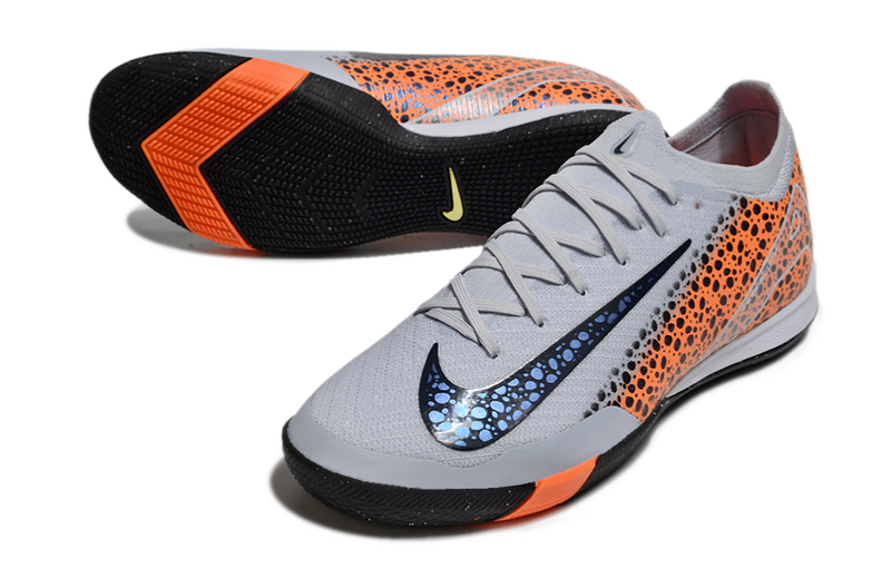 CHUTEIRA NIKE AIR ZOOM MERCURIAL VAPOR 16 ELITE FUTSAL "ELECTRIC" - BRANCA E LARANJA