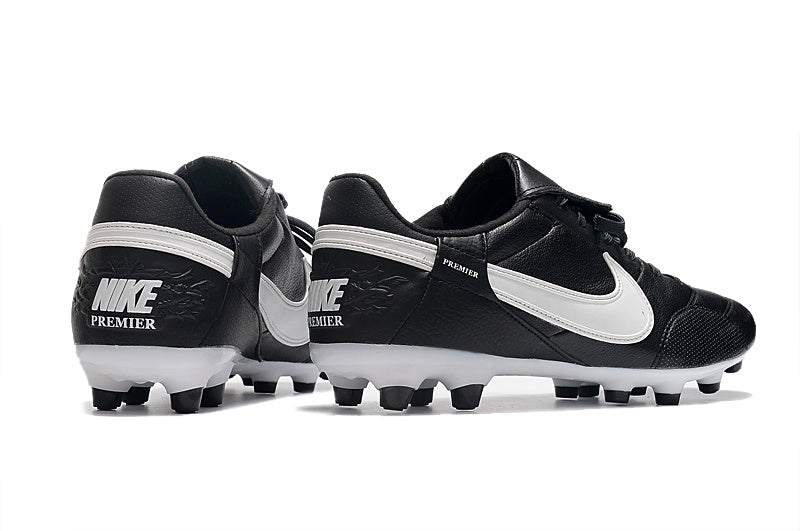 CHUTEIRA NIKE PREMIER III ELITE CAMPO - BRANCA E PRETA