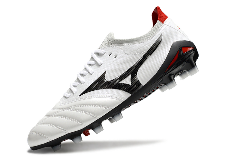 CHUTEIRA MIZUNO MORELIA NEO IV JAPAN CAMPO - BRANCA E PRETA