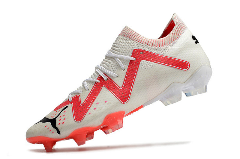CHUTEIRA PUMA FUTURE ULTIMATE CAMPO "BREAKTHROUGHT" BRANCA E VERMELHA