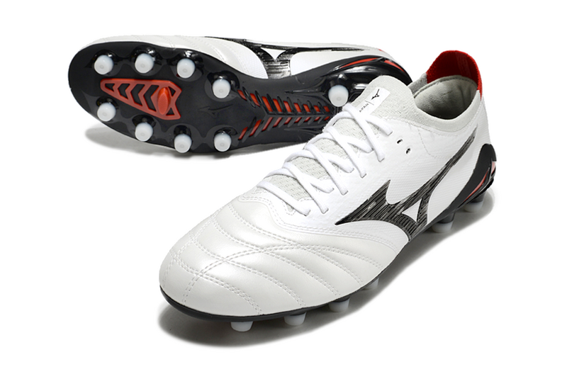 CHUTEIRA MIZUNO MORELIA NEO IV JAPAN CAMPO - BRANCA E PRETA