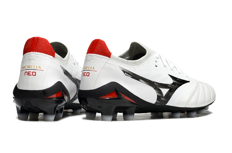 CHUTEIRA MIZUNO MORELIA NEO IV JAPAN CAMPO - BRANCA E PRETA