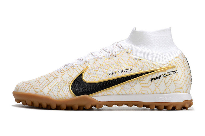CHUTEIRA NIKE MERCURIAL AIR ZOOM SUPERFLY 9 ELITE SOCIETY "UNITED GOLDEN" - BRANCA E DOURADA