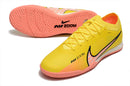 CHUTEIRA NIKE AIR ZOOM MERCURIAL VAPOR 15 ELITE FUTSAL "LUCENT" - AMARELA E LARANJA