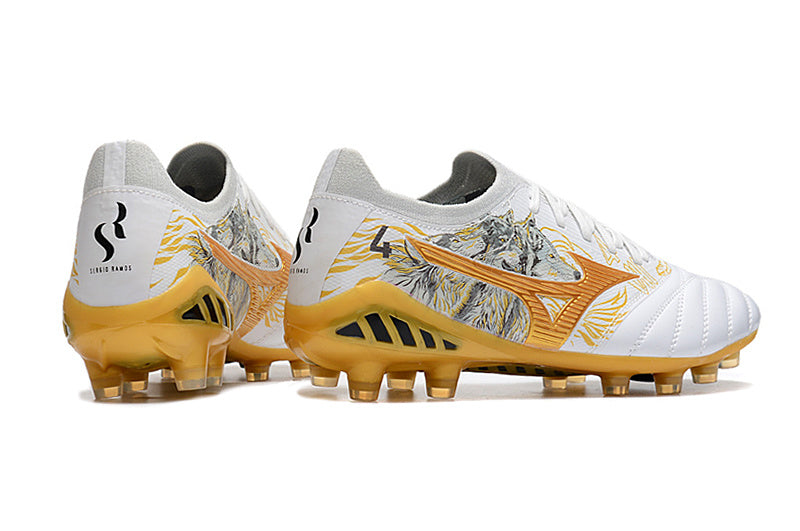 CHUTEIRA MIZUNO MORELIA NEO III JAPAN CAMPO "SÉRGIO RAMOS" - BRANCA E DOURADA