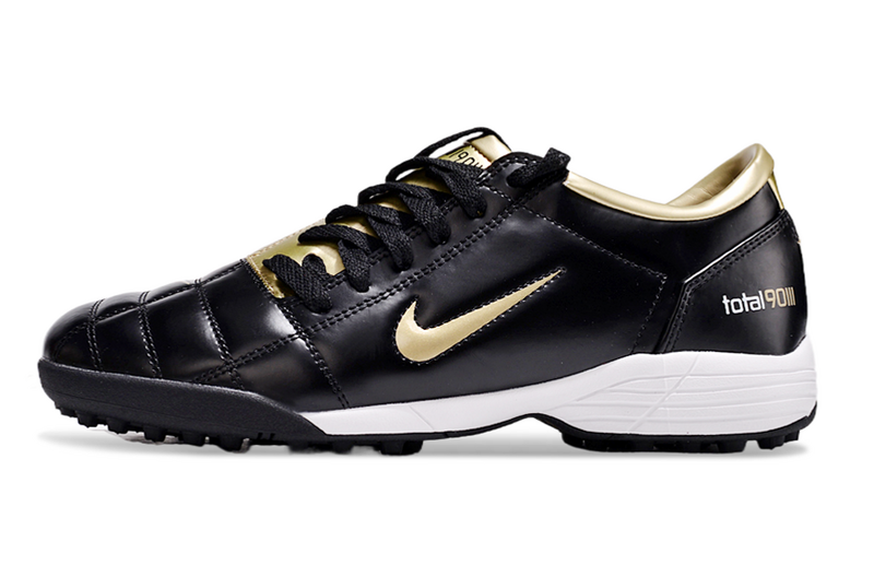 CHUTEIRA NIKE TOTAL 90 III SOCIETY - PRETA E DOURADO